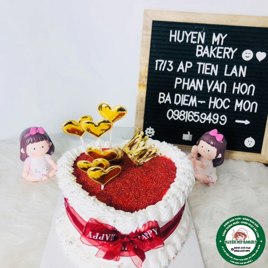 Bánh trái tim nơ đỏ