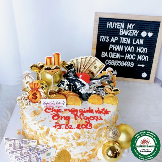 Bánh Kem Xe Phân khối lớn sang trọng cho Sếp
