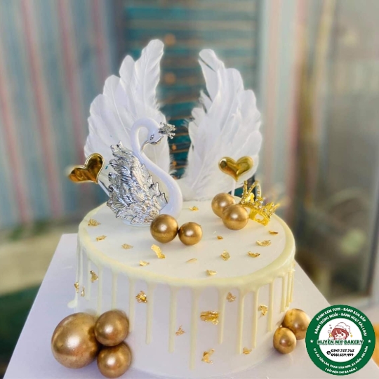 BÁNH KEM DECOR CÁNH ĐẸP