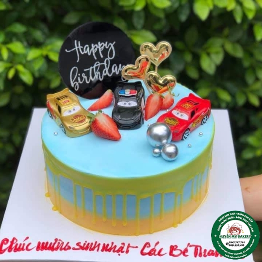 BÁNH KEM DÀNH CHO CÁC BÉ CÓ SINH NHẬT THÁNG  10 oto