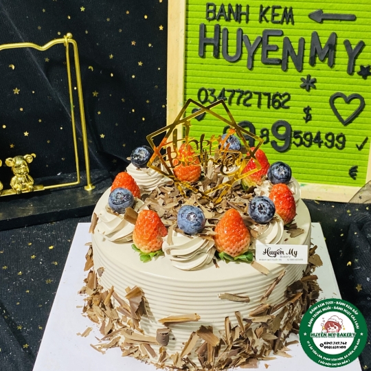 kem socola phủ socola vụn 